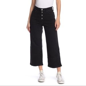 Levi’s Mile High Wide Leg Cropped Black Jeans